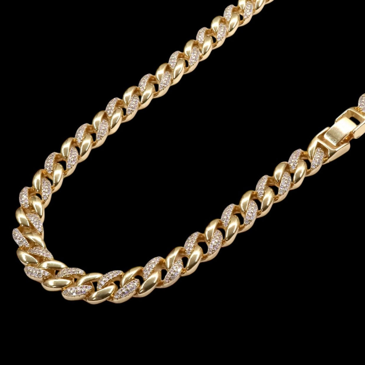 CUBAN LINK CHAIN